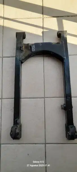 Swing arm GL / megapro lama