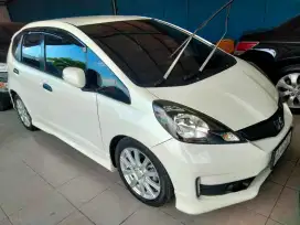 HONDA JAZZ RS AUTOMATIC 2013