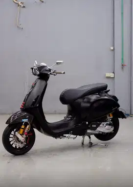 Vespa sprint notte full modif