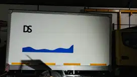 Sticker branding mobil truk box stiker cutting logo print fullcolor