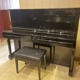 piano yamaha U1