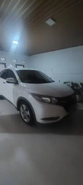 Dijual Honda HR-V 1.5 E CVT 2016 – Stylish, Irit, dan Nyaman!