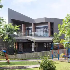 Dijual rumah mewah hook di maleo bintaro jaya sektor 9. Swimming pool.