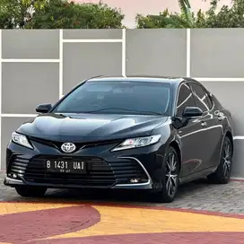TOYOTA CAMRY 2.5 V AT 2021/2022 FACELIFT SUNROOF BLACK ON BLACK
