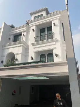 Brand New House, American Classic, Belakang CITOs