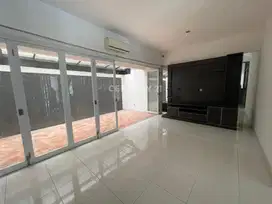 Dijual Rumah Furnished Dalam Cluster Di Emerald Bintaro OM16242