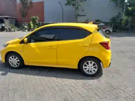 Brio E matik 2023 kuning tgn 1 dari baru
