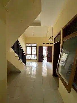 Rumah Strategis Dekat Jalan Utama Ciwastra & Soekarno‑Hatta Ref.04852