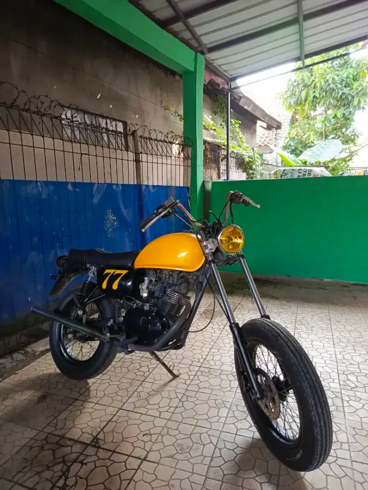 Kawasaki W175 SE caferacer british swipe pajak hidup