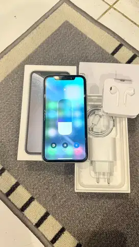Dijual Iphone Xr White 64GB Resmi Ibox Lengkap