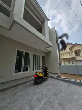 Jual Rumah Hoek Brand New, Villa Melati Mas Serpong