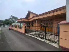 Rumah halaman luas lokasi Baki gedongan