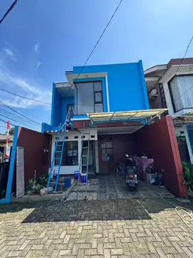DI SEWAKAN RUMAH 2 LANTAI KHUSUS KELUARGA MUSLIM