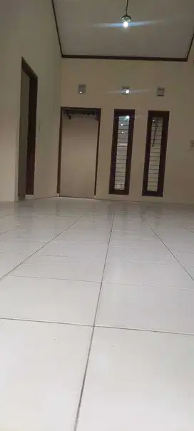 Disewakan Rumah Siap Huni Baru Renov di Taman Kopo Indah 3