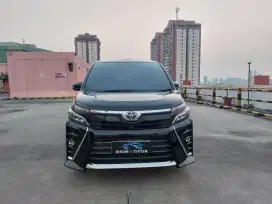 Toyota Voxy 2.0 Automatic 2021