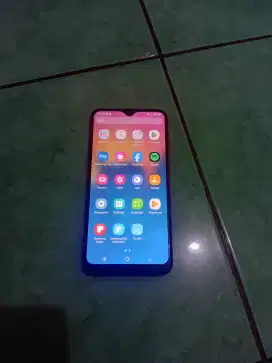 Jual hp samsung A10 ram 2/32,no minus,mulus,nego
