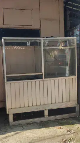 Gerobak kaca cocok buat jualan es kelapa