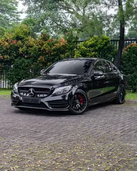 Mercedes-Benz C300 AMG Line W205