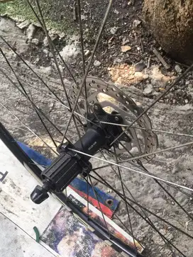 Wheelset shimano MT66 700c , gravel ok belakang aja