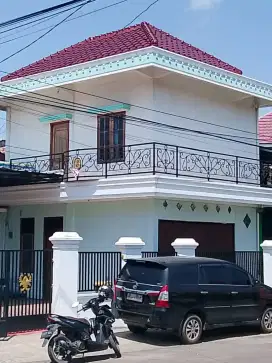 Ruko disewakan 2 lantai lokasi strategis