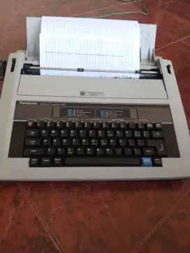Dijual mesin tik listrik panasonic