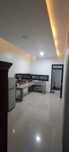 Dijual rumah 2 lantai ada rooftop di harapan indah 2 bekasi Harga 2.2