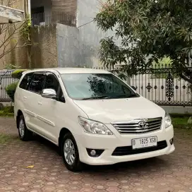 INNOVA 2.5 G A/T 2012 DIESEL LOW KILOMETER