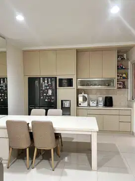 Rumah 2 Lantai Sudah Renovasi Rapi di Cluster Thomson Gading Serpong