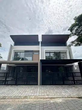 DIJUAL RUMAH BARU GRAHA NATURA SURABAYA BARAT