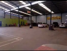 Bengkel mobil masih aktif bisa untuk gudang  di teluk jambe Karawang