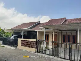 Di kontrakkan Rumah (bangunan baru) Ada 2 Unit Di barat RSA UGM