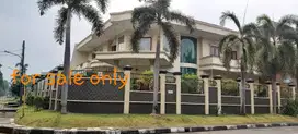 A212 Jual Rumah Bagus Hook Murah di Komplek Elite Taman Villa Meruya