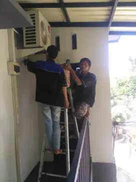 Bongkar AC dan perbaikan AC netes