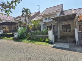 Rumah Hunian Luas 160 m2 di Area Perumahan Villa Puncak Tidar