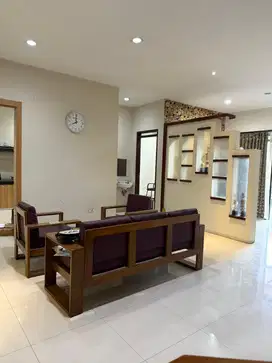 Dijual Rumah Lux Siap Huni Di Singgasana, Bandung