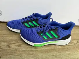Sepatu Running Adidas Size 44,5