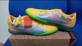 Sepatu futsal specs