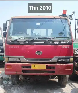 Jual Head Tractor Nissan Euro PK215 th 2010 + Ekor Trailer Sliding