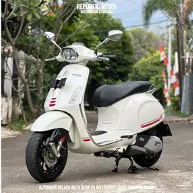 Piaggio Vespa Sprint S 150 IGET ABS LED TAHUN 2022 WARNA WHITE INNOCEN