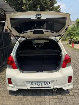 Toyota Yaris S Limited 2010