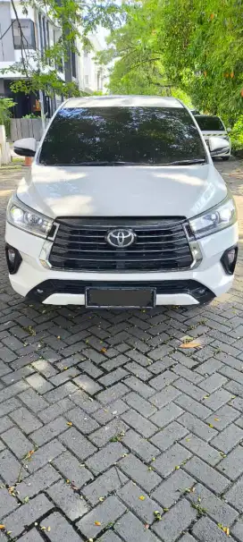 Dijual mobil Innova Reborn 2021 matic A/T 2021 type V