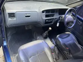 Toyota kijang kapsul 2002