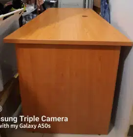 Dijual Meja PC Lebar untuk Kantor bahan Kayu Tahan Lama