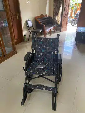 KURSI RODA BEKAS MINIM PEMAKAIAN