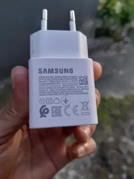 Charger samsung bekas