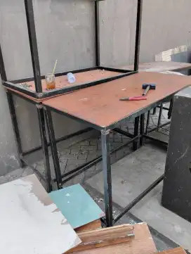 Meja dan kursi warung