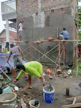 Tukang bangunan borongan