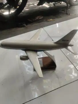 Miniatur pesawat 2130