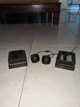 Twitter JBL & Crossover Gramound