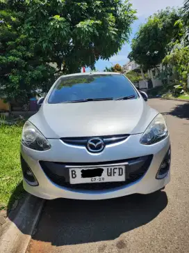 Mazda 2 matic type R 2014